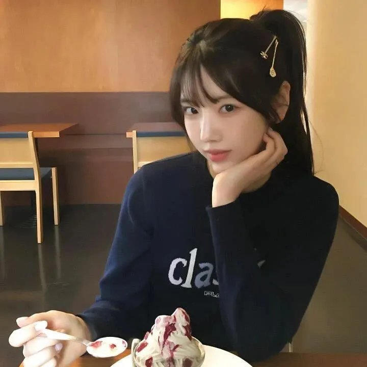 衣柜里的猫